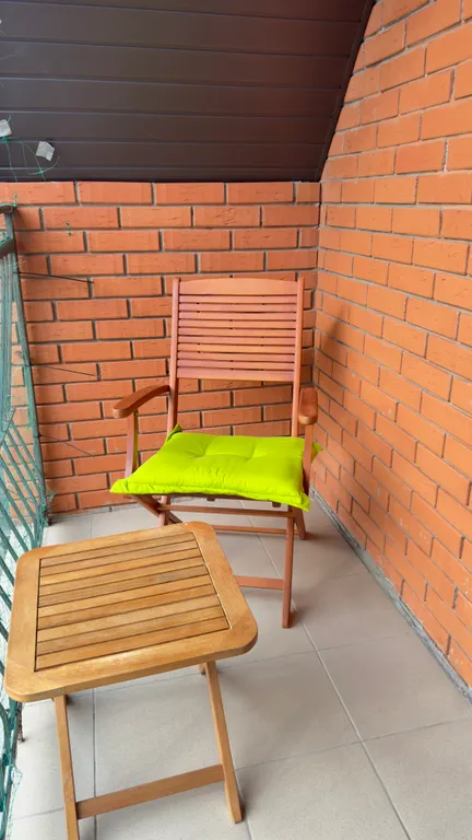 Просторная двухуровневая квартира в пяти минутах от моря