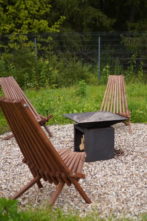 Домик на Новогодние праздники с панорамными окнами в лесу