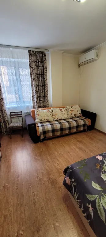 Просторная 2-комнатная квартира в новом доме в центре Батайска