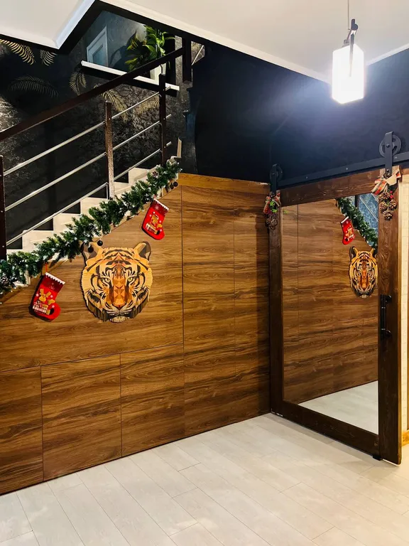 Дом с бассейном