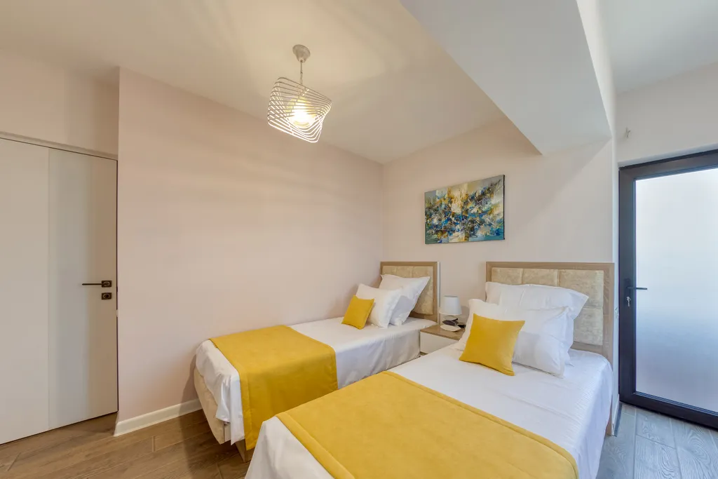 Sayat Nova 4 -Northern Avenue- -Opera House-