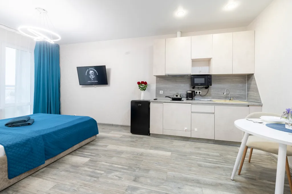 Студия с дизайнерским ремонтом