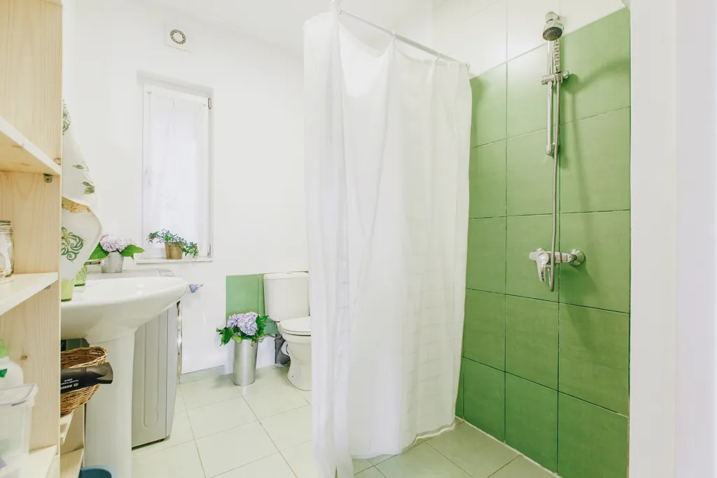 Коттедж Умный дом с кипарисами и видом на море с мансардным этажом — Сочи