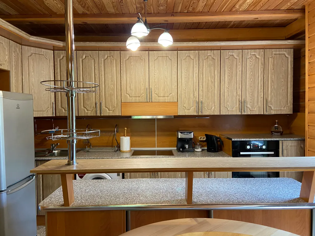 Уютный коттедж с камином