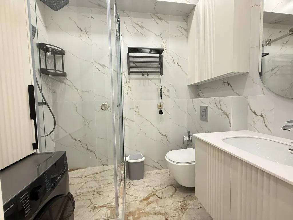 Tour Lumiere in Bay Tash Tower