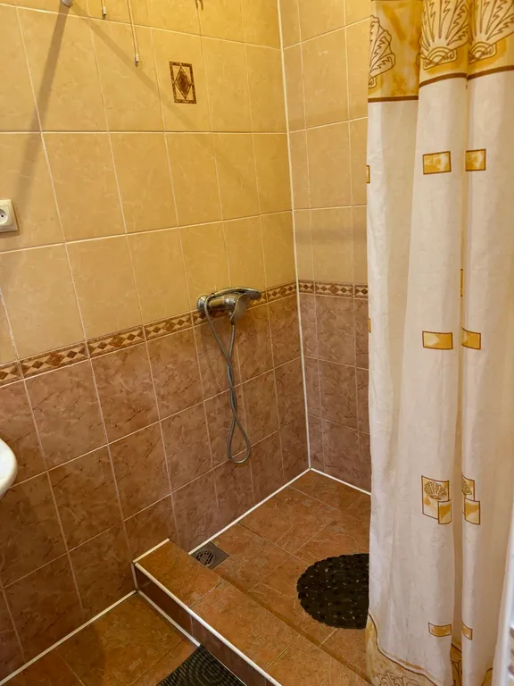 Уютный 2-х этажный коттедж в прекрасном саду