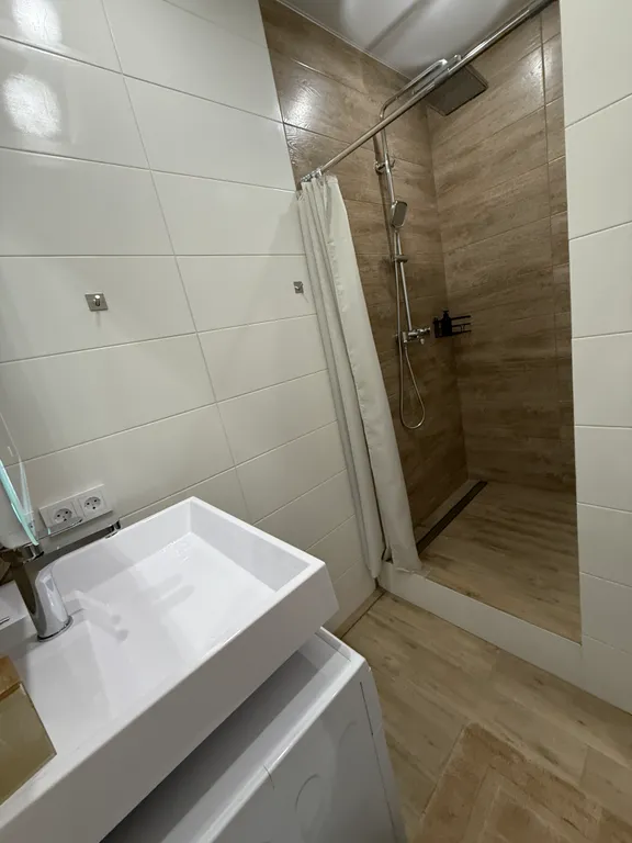 Уютная студия с современными ремонтом