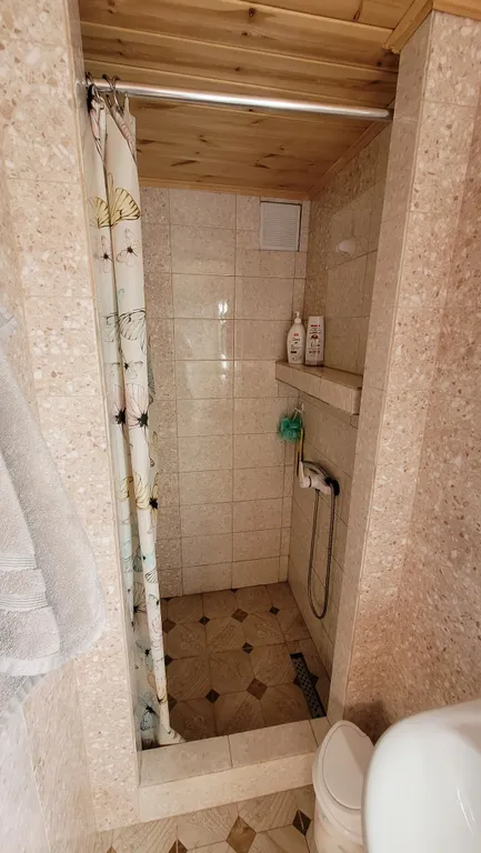 Квартира Благоустроенная комната в коттедже с террассой — Голубицкая