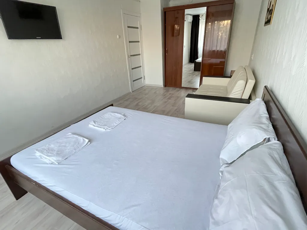 Светлая уютная квартира для вас — аренда посуточно в Ейск