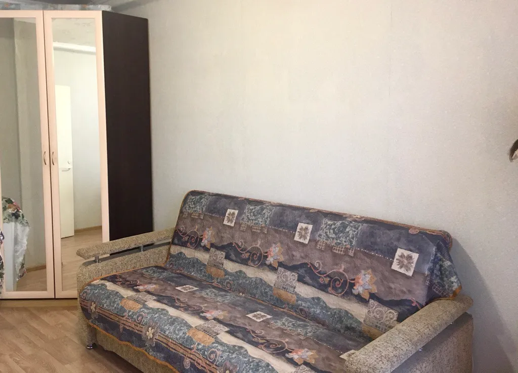 Уютная комната на набережной у метро