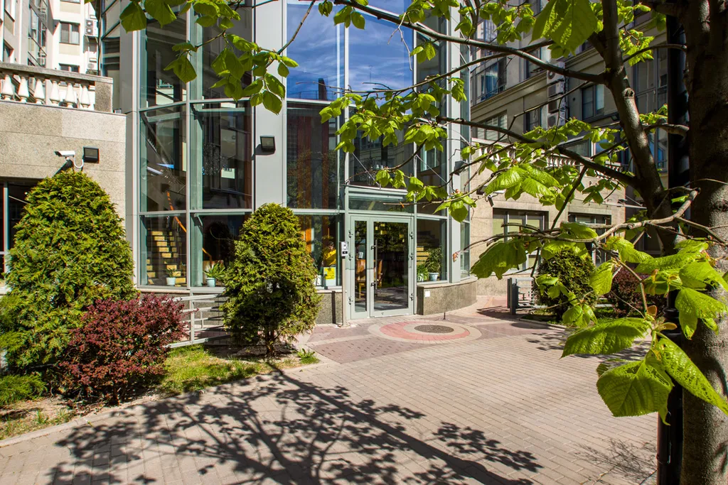 Просторная квартира на Петроградке с паркингом