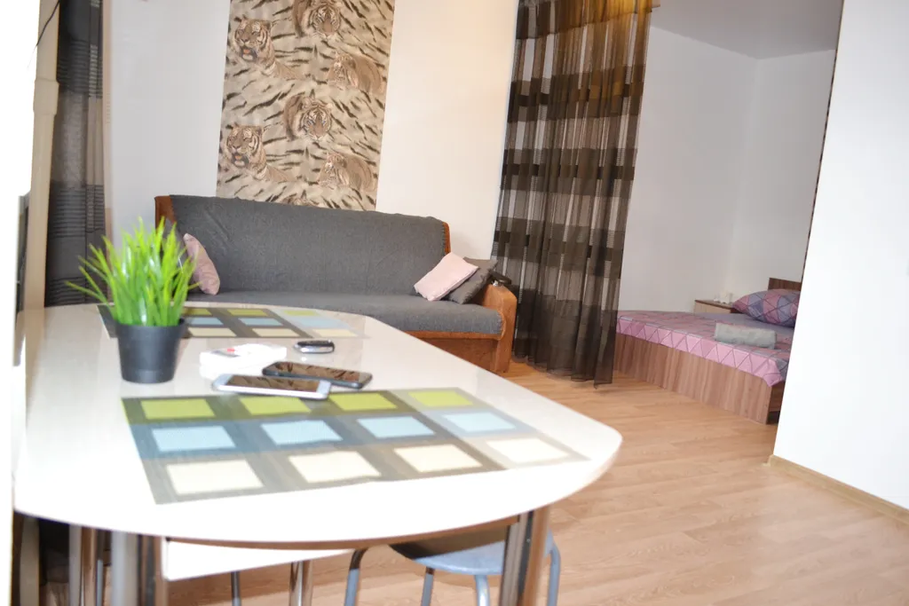 Квартира Шикарная студия — аренда посуточно в Волжский