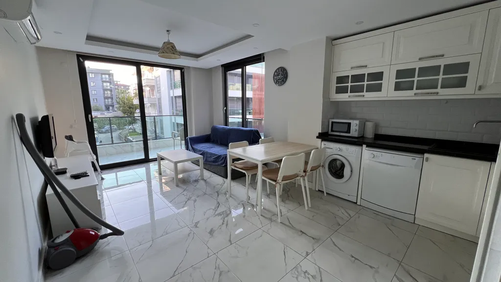 Alanya centre Kleopatra beach 100m to the sea