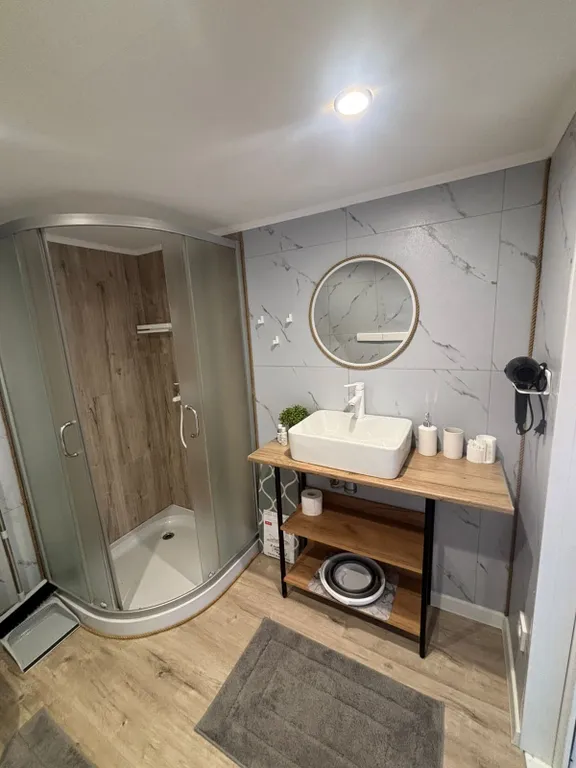 Уютная сфера на побережье