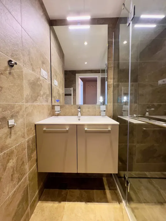 Alliance Palace, вид на старый город, море и горы