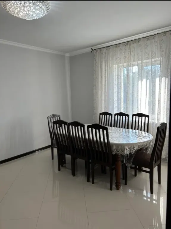 Просторный дом в районе центра