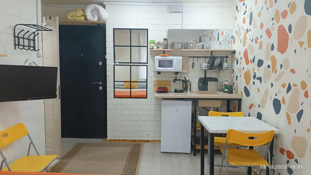 Уютное местечко над пиццерией