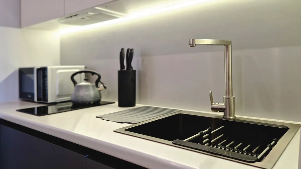 Новая квартира с видом на море и бассейном