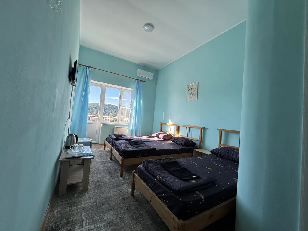 Уютный номер с видом на горы