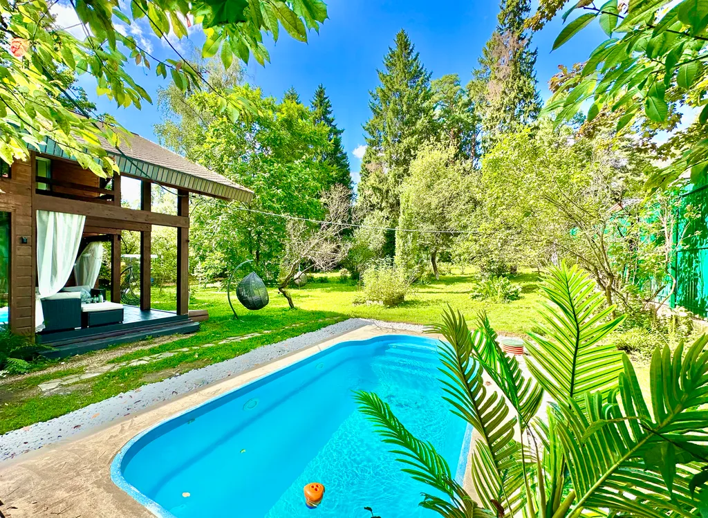 Коттедж Топ, шале у парка, бассейн на улице, русская баня, чан, река, лес — Одинцово