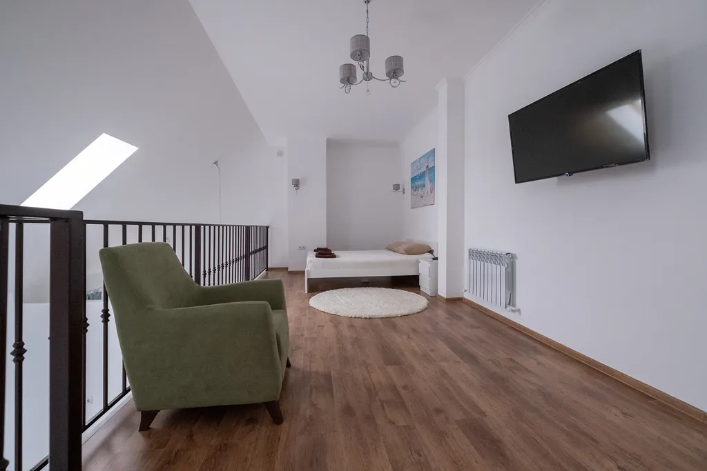 Трёхкомнатные двухуровневые апартаменты 163