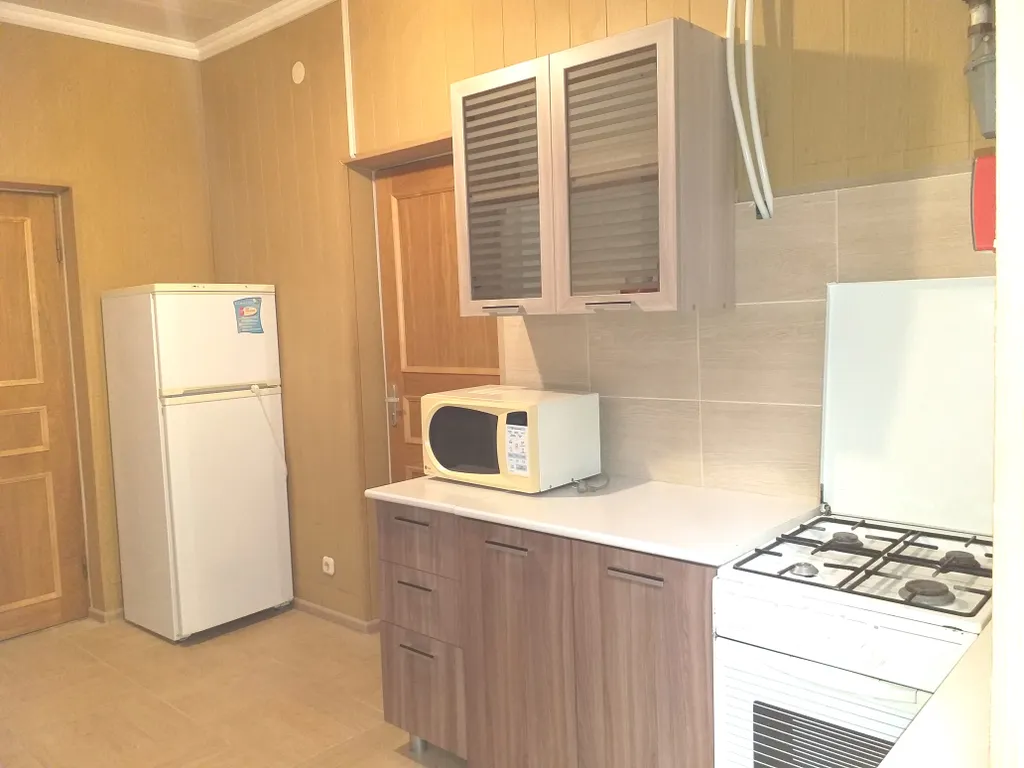 Квартира Трёхкомнатные апартаменты со своей кухней 1 этаж — Геленджик