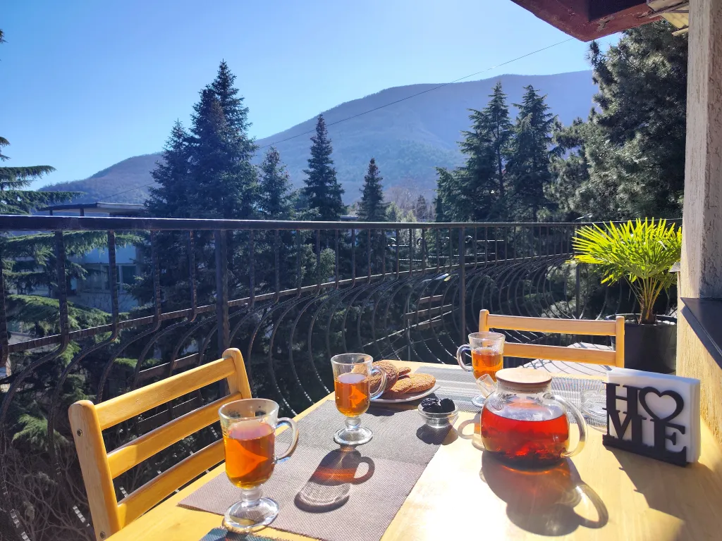 Премиум двушка с террасой на 1 линии