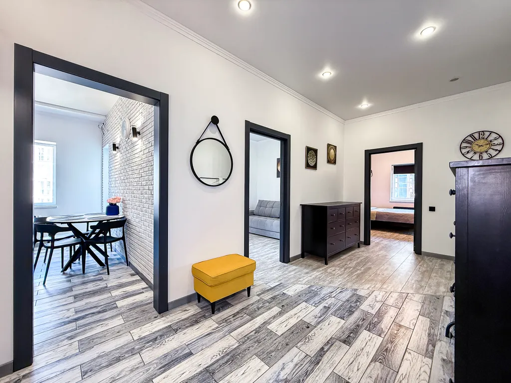 Трехкомнатная дизайнерская квартира в самом центре города