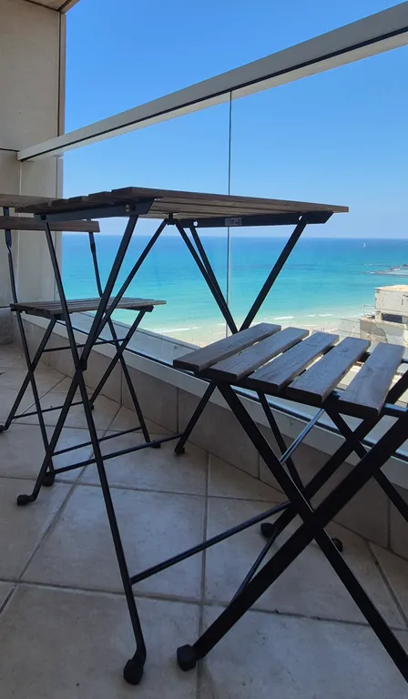 1003 Прекрасные Апартаменты с видом на море