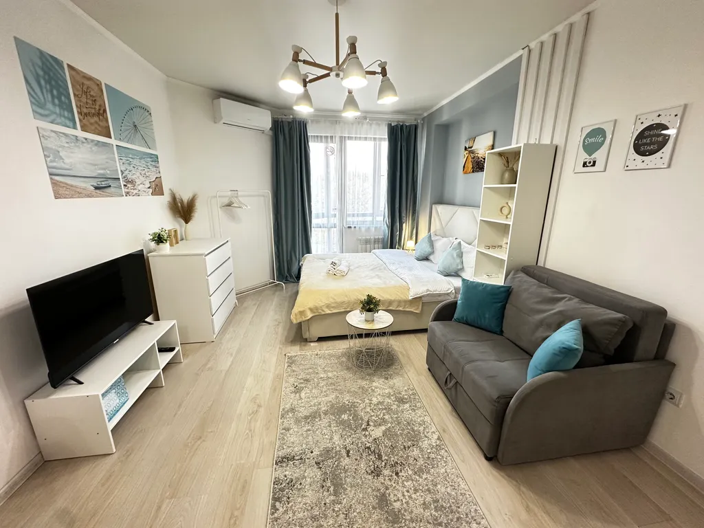 Студия с видом на горы у входа в Центральный парк