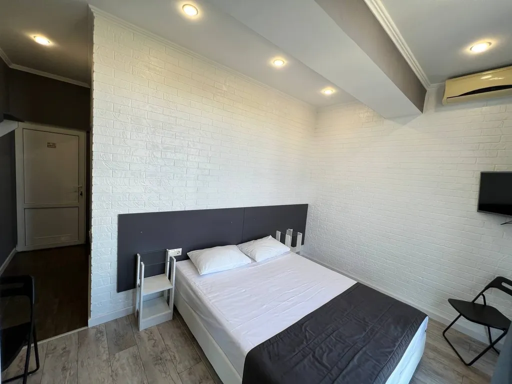 Двухместный номер с 2 кроватями или 1 двуспальной и панорамным окном