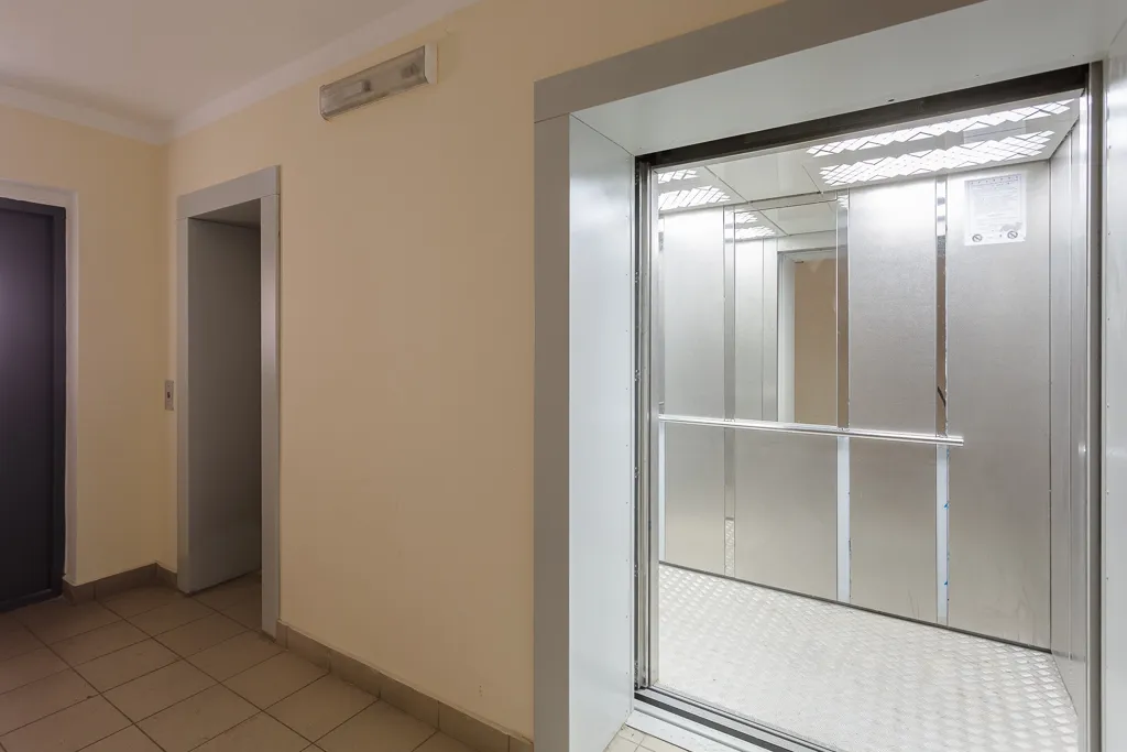 Уютные люкс апартаменты Каролина в новом доме в теплых тонах