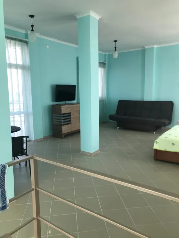 Уютная двухуровневая квартира на берегу озера Донузлав