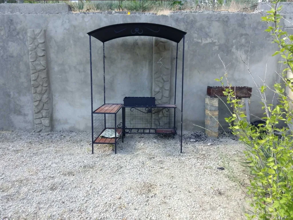 Номер с видом на море и горы в 150-ти метрах от моря и песчаного пляжа