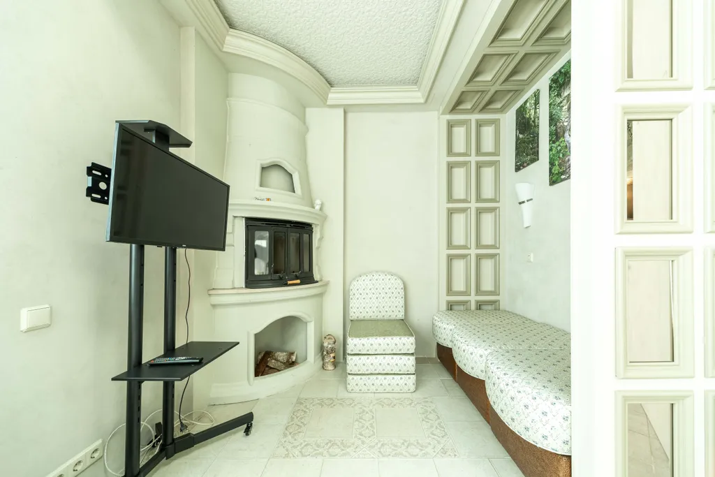 Уютный дом у озера