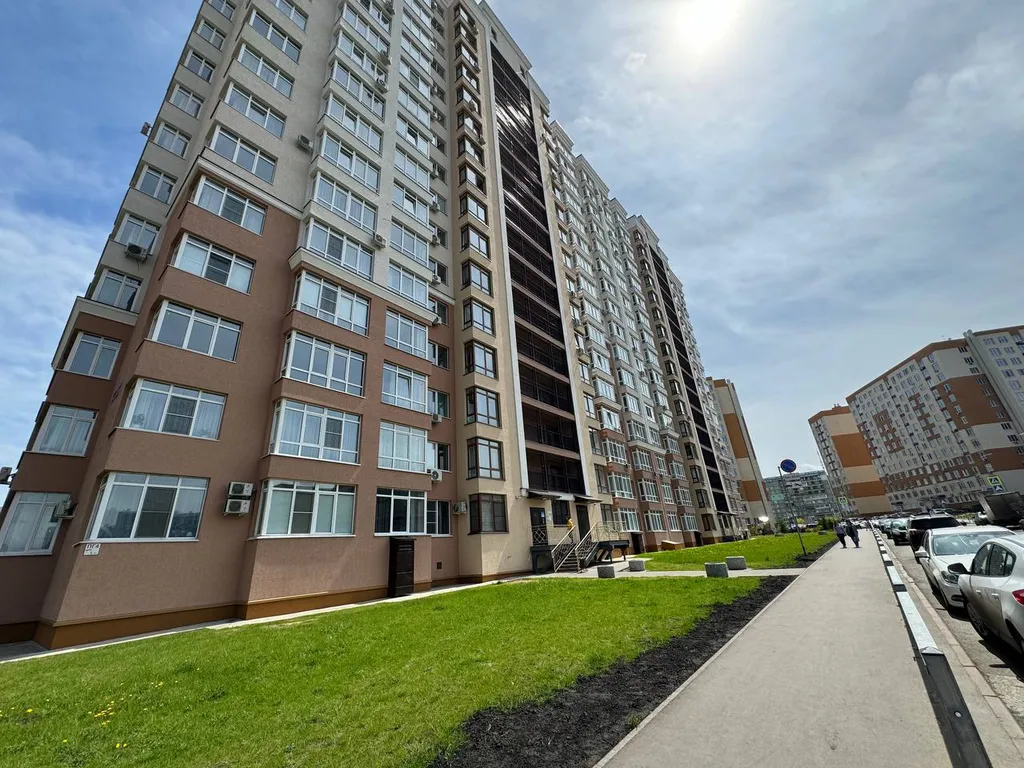 Студия в новом доме около кадетского училища