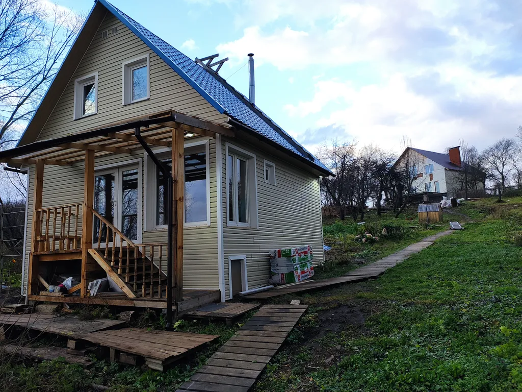 Домик-баня на берегу реки Псижа и выходом в озеро Ильмень