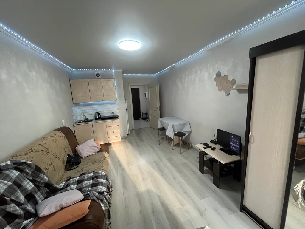 Квартира Квартира Студия у метро — Мурино