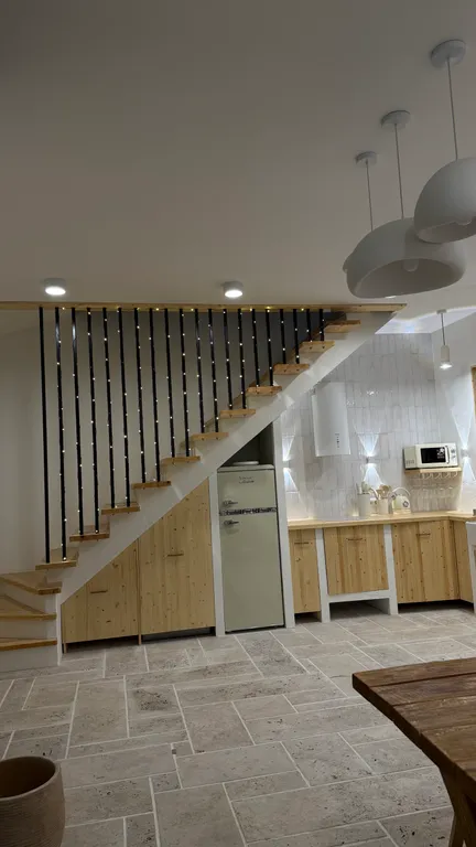 Шале в черте города с выходом в лес