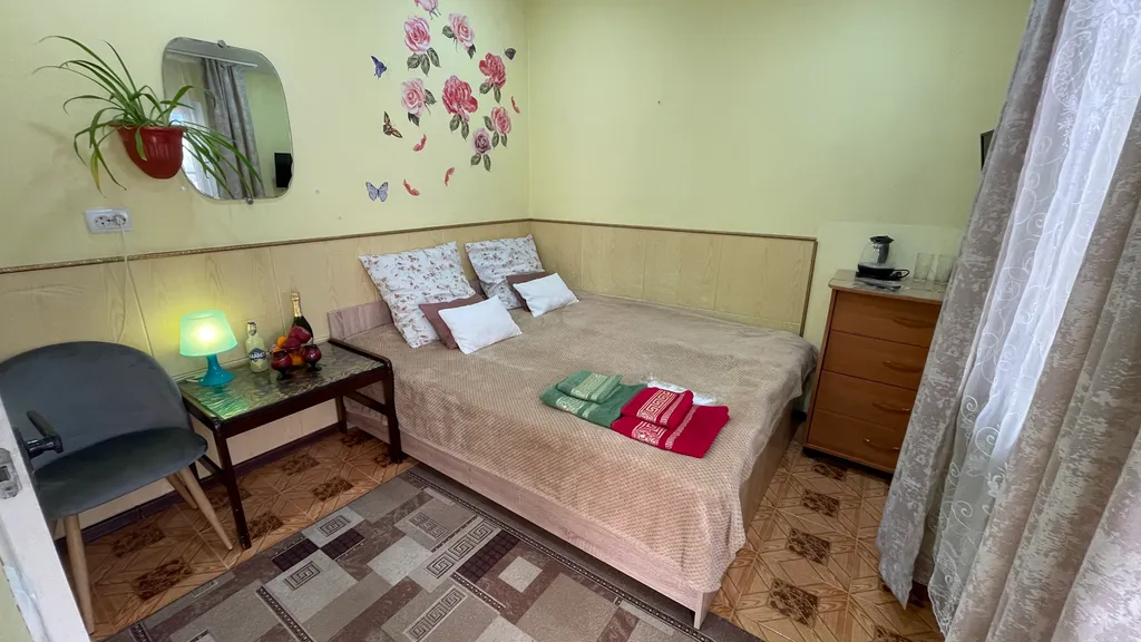 Квартира Уютная комната с удобствами в центре города — аренда посуточно в Ессентуки