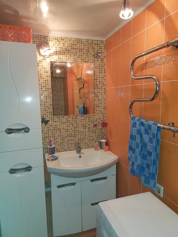 Уютный дом на берегу реки