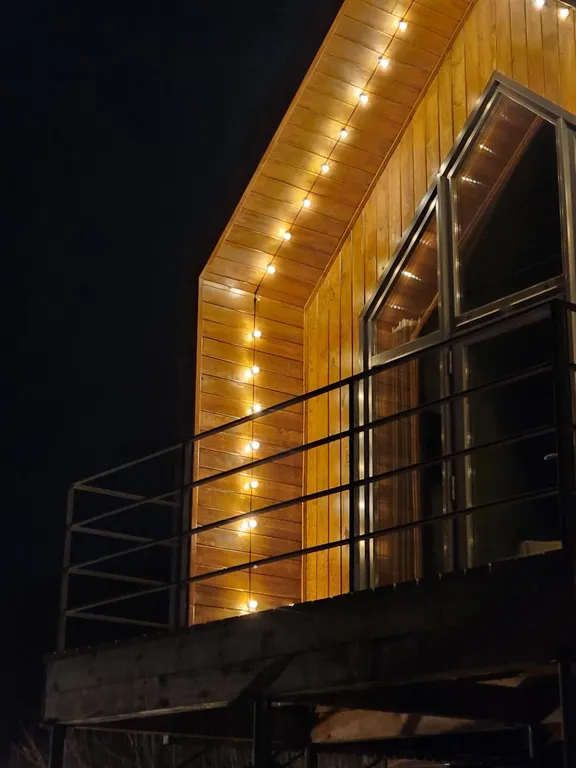 Стильный коттедж с видом на горы