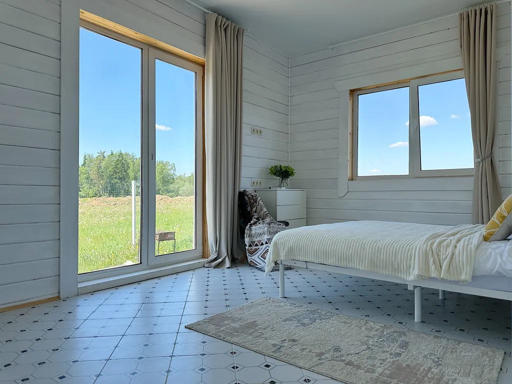 Коттедж с сауной с видом на лес