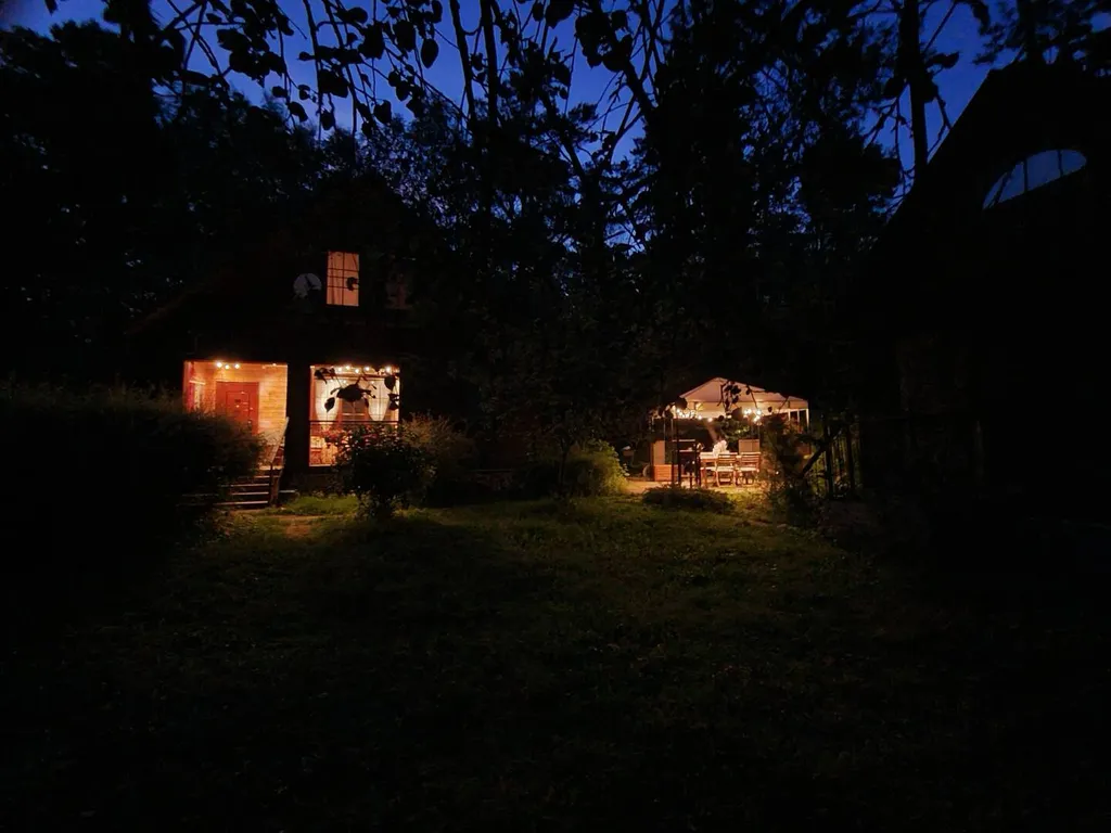 Уютный дом в рядом с лесом