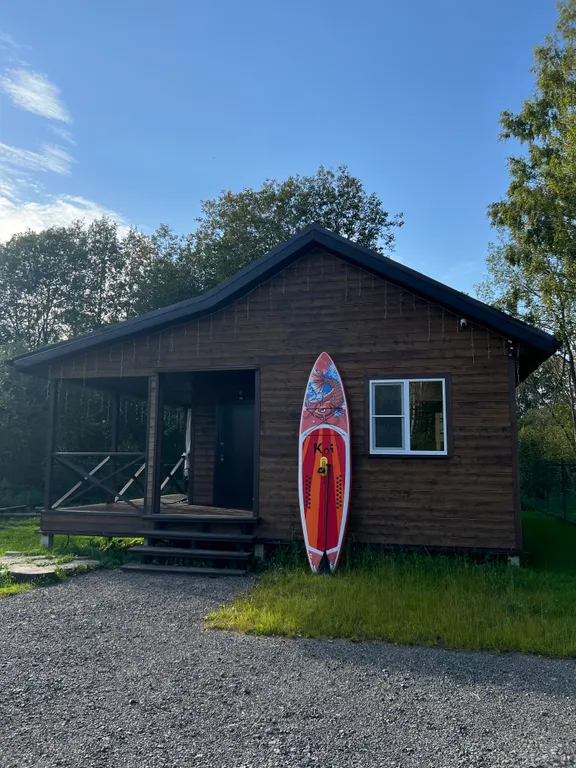 Коттедж Коттедж с сауной рядом с озером — Луга