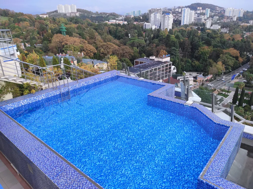 Малый пентхаус с бассейном