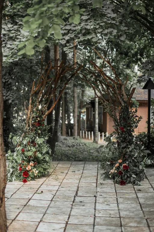 Загородный дом с бассейном и банкетным залом