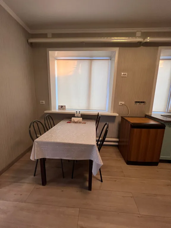 Большой двухэтажный дом