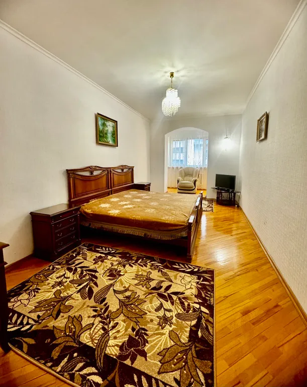 Уютная двухэтажная трехкомнатная квартира с евроремонтом