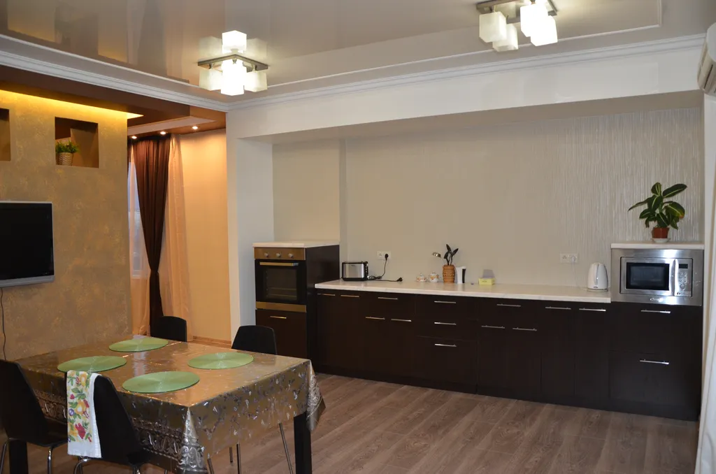 Апартаменты с видом на море, 100 метров до пляжа "Чайка"